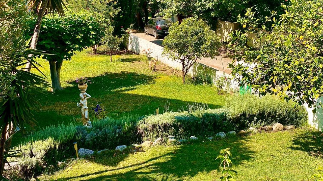 Holiday home Blumenhaus Paralia Sergoulas
